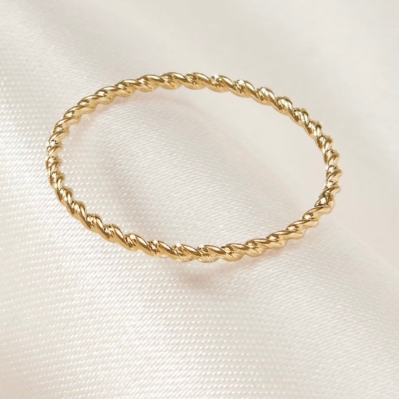 Stella & Dot Everyday Gold Twist Stacking Ring - Picture 7 of 7
